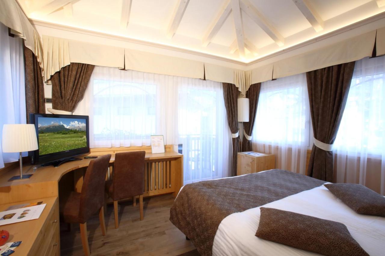 Alexander Hotel Alpine Wellness Dolomites Molveno Exterior photo