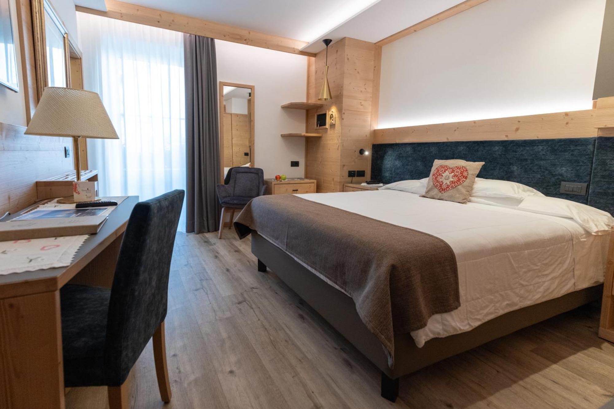 Alexander Hotel Alpine Wellness Dolomites Molveno Exterior photo