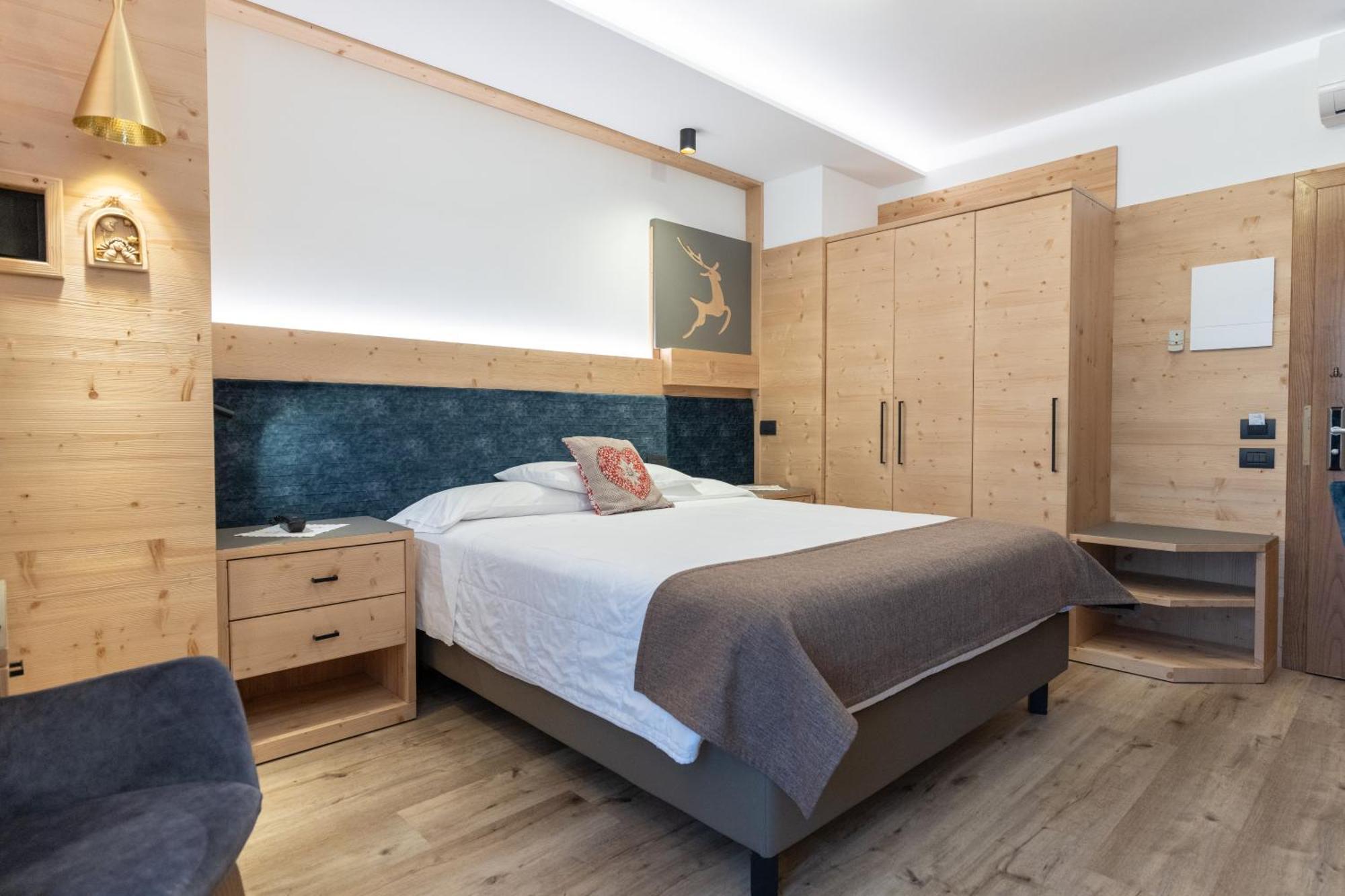 Alexander Hotel Alpine Wellness Dolomites Molveno Exterior photo